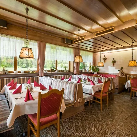 Landgasthof Mauth 3* בוכן